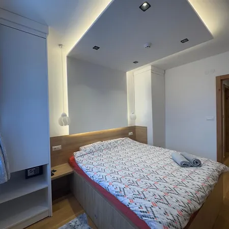 Zlatni Javor 211 Appartement *